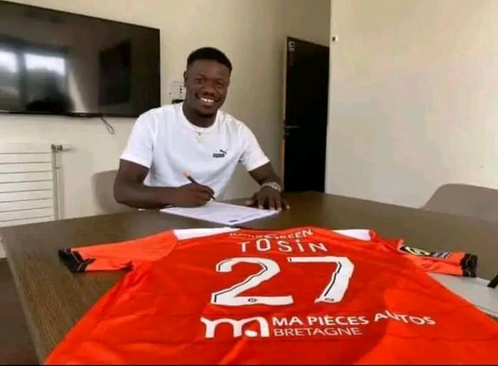 Transfert Le Guépard béninois Aiyegun Tosin singe à Lorient FC