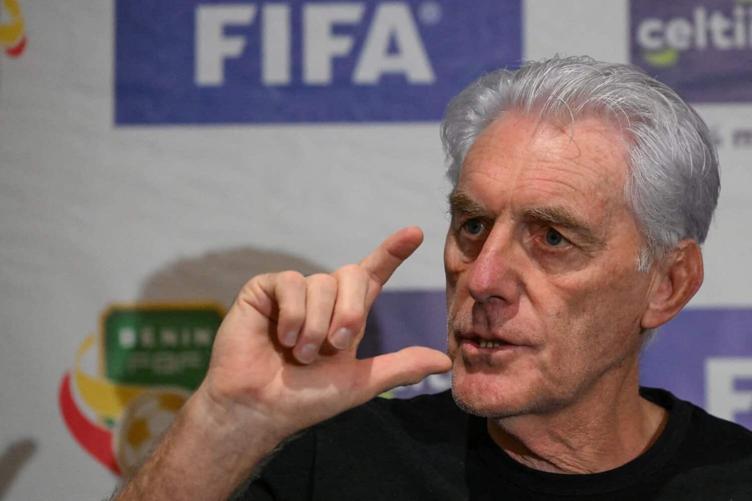 CAN 2025 : « si tu quittes le terrain, c’est forfait », Hugo Broos défend le sacre du Maroc