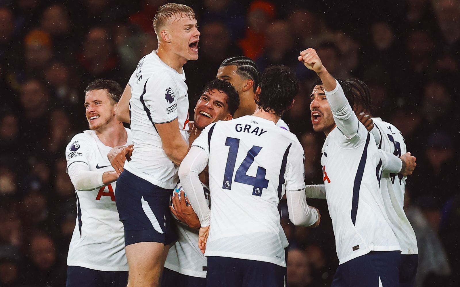 Premier League(J8) : Tottenham brille, Manchester City tombe
