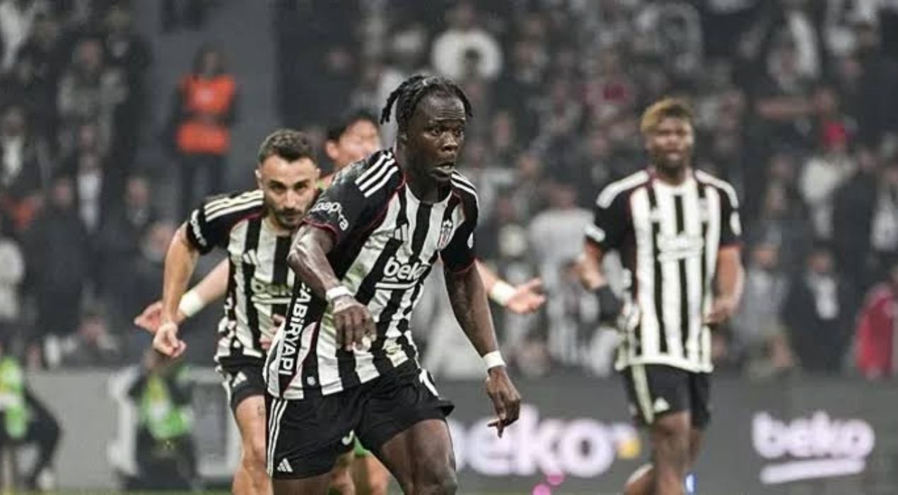 Beşiktaş : Vincenzo Italiano encense Junior Olaïtan, « un grand talent »