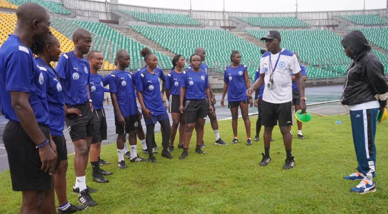UNIFFAC : Des arbitres FIFA apportent leur soutien aux officiels en stage à Douala