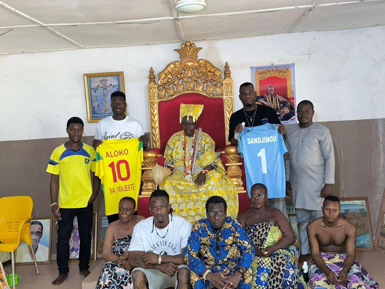 Au Bénin, Rodolfo Aloko et Marcel Dandjinou visitent Roi de Calavi