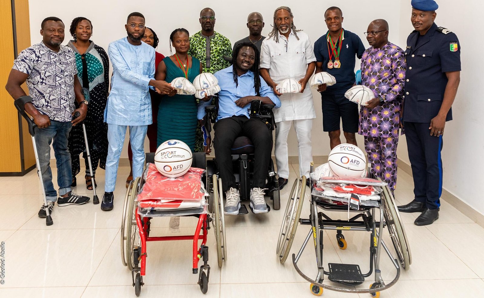 Bénin : Don d’équipements sportifs par Ahmed Taofik pour la promotion du sport des handicapées