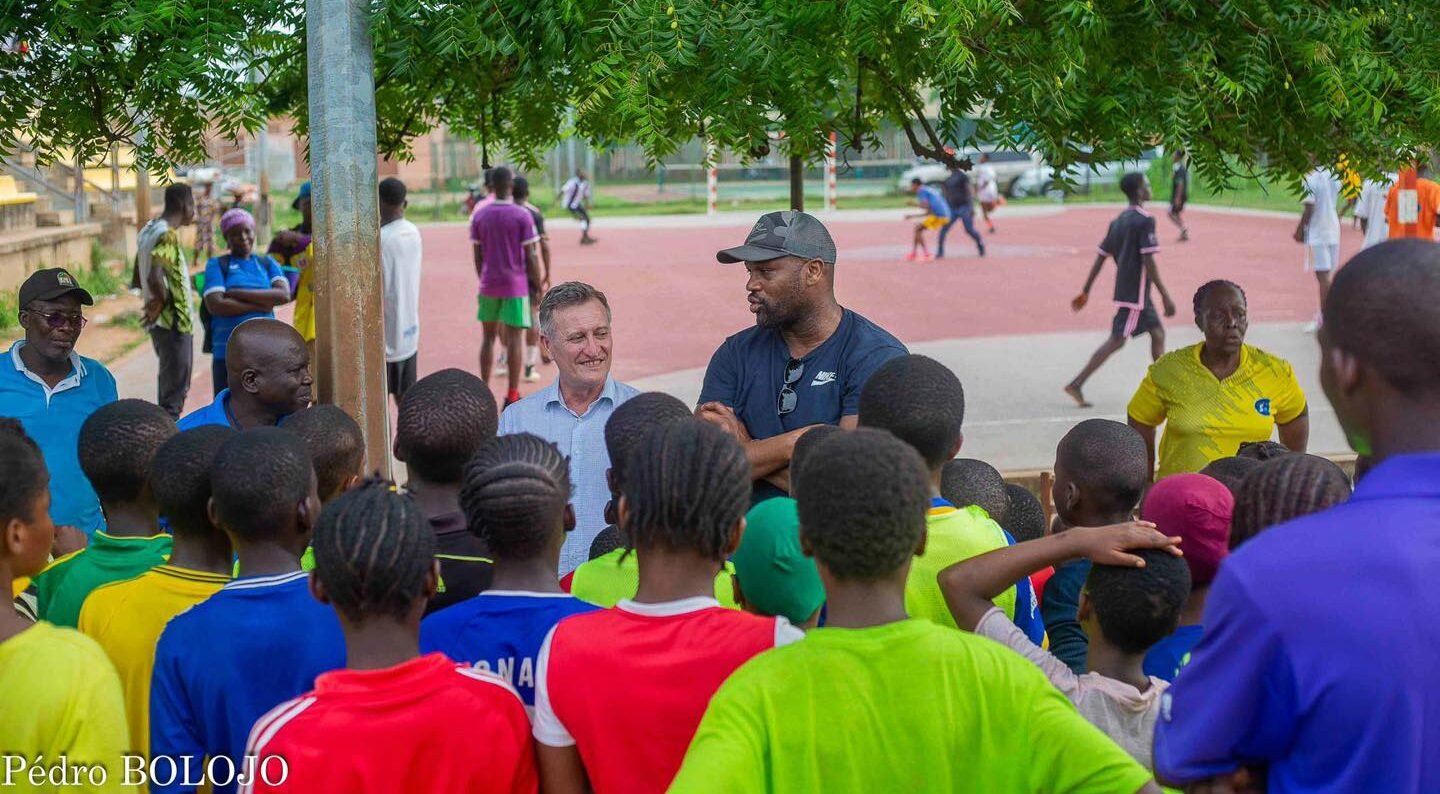Le HBC Nantes renforce son engagement au Bénin