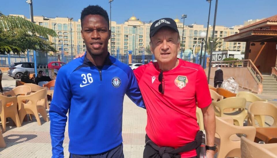 En Égypte, Gernot Rohr a rencontré Dodo Dokou et son coach en club