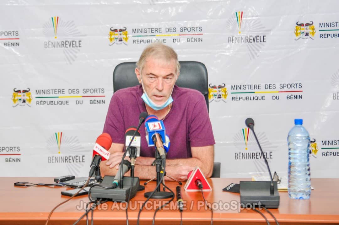 Guéguerre entre Michel Dussuyer et Stéphane Sessegnon ? Le sélectionneur répond !