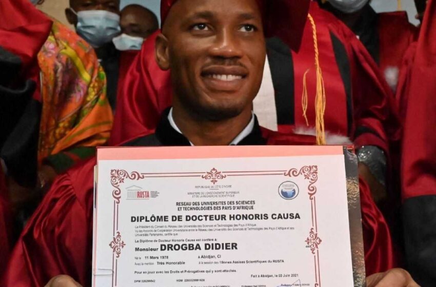  Didier Drogba intronisé docteur honoris causa