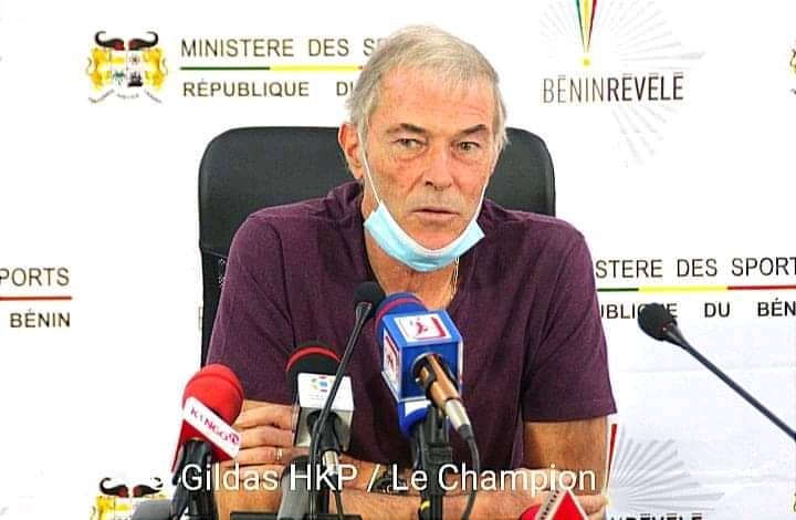  Michel Dussuyer en conférence de presse