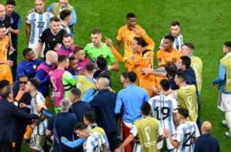 Lionel Messi revient sur sa bagarre avec Weghorst après Pays-Bas-Argentine