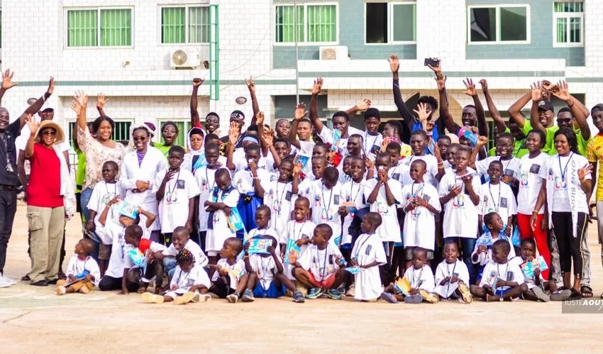  Au Bénin, la basketteuse Ilimath Amouda honore les enfants du centre Jean Eudes de Guema
